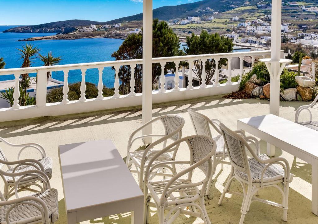 Azolimnos House | Pretty Holiday Home in Syros near Sea