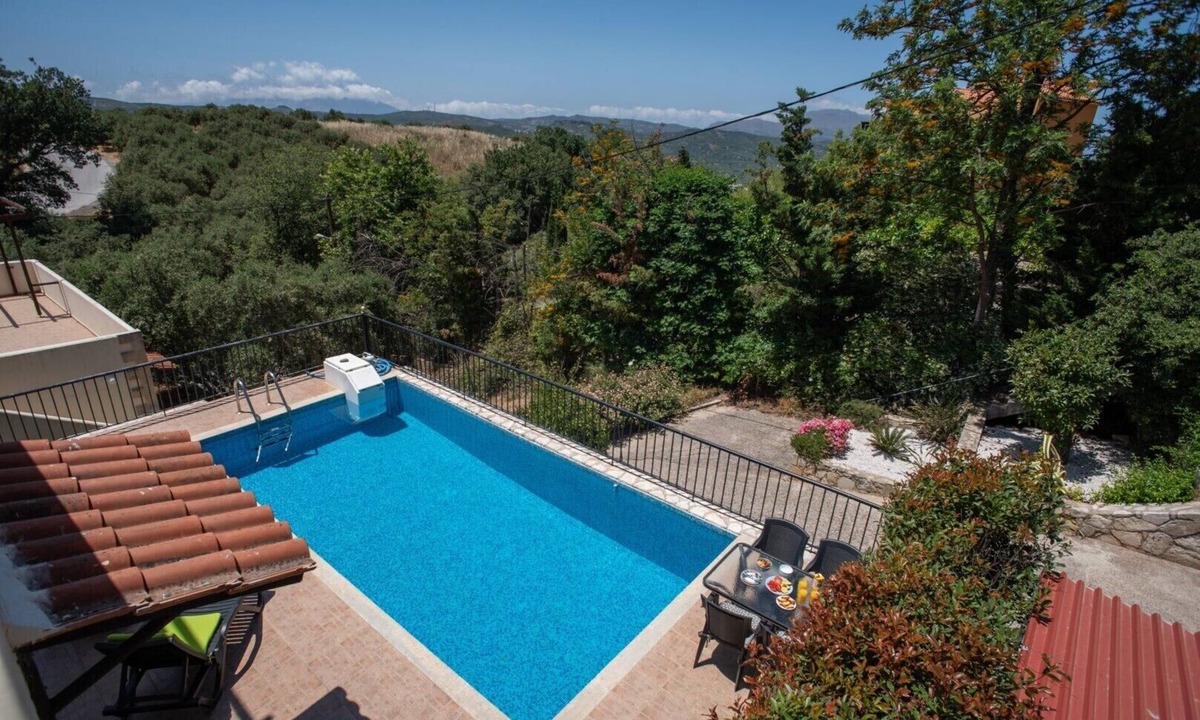 Ano Vouves Villa | Private Pool★Wi-Fi★Traditional Villa★Rooftop Terrace