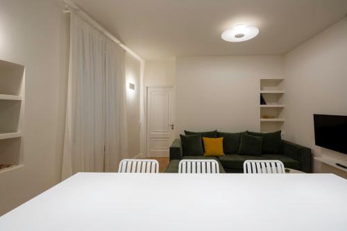 Old Town Apartment | Psaradika Apartment Modern Comfort in Corfu Old Town