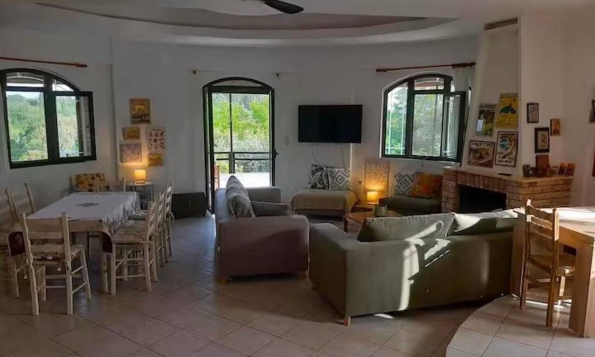 Kanali House | Quiet, Big House with Wonderful View, Just 1 km From The Beach