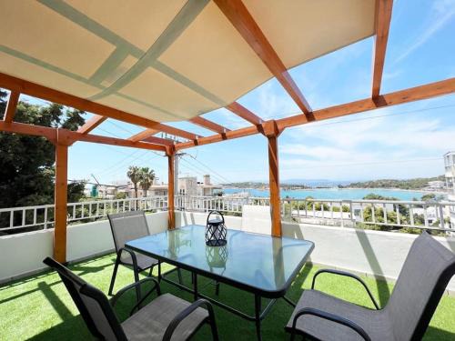 Vouliagmeni Apartment | Riviera View