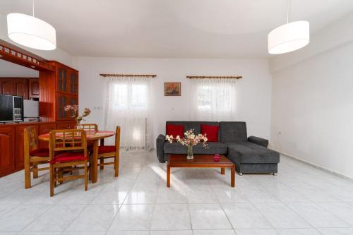 Selianitika Apartment | Sainis Rooms 5 - Cozy Apartment for Four People with Full Kitchen
