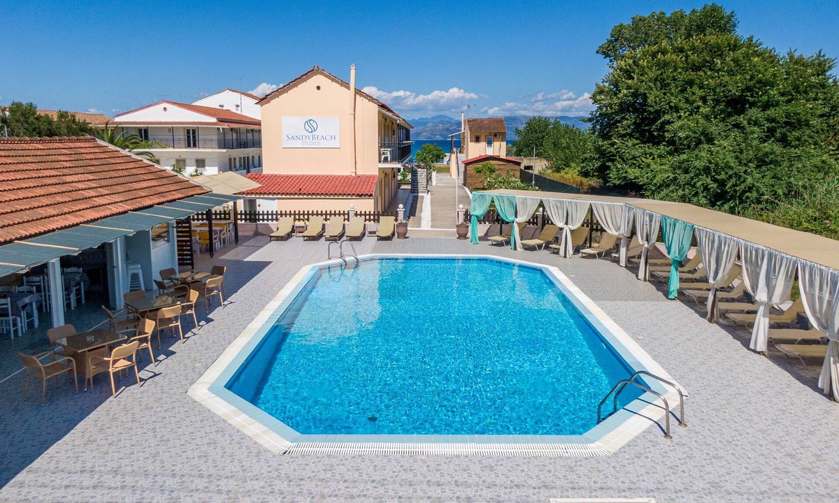 Kavos House | Saint Peter Bay - Ground Floor Country House with Shared Terrace, Wi-Fi & Air Conditioning