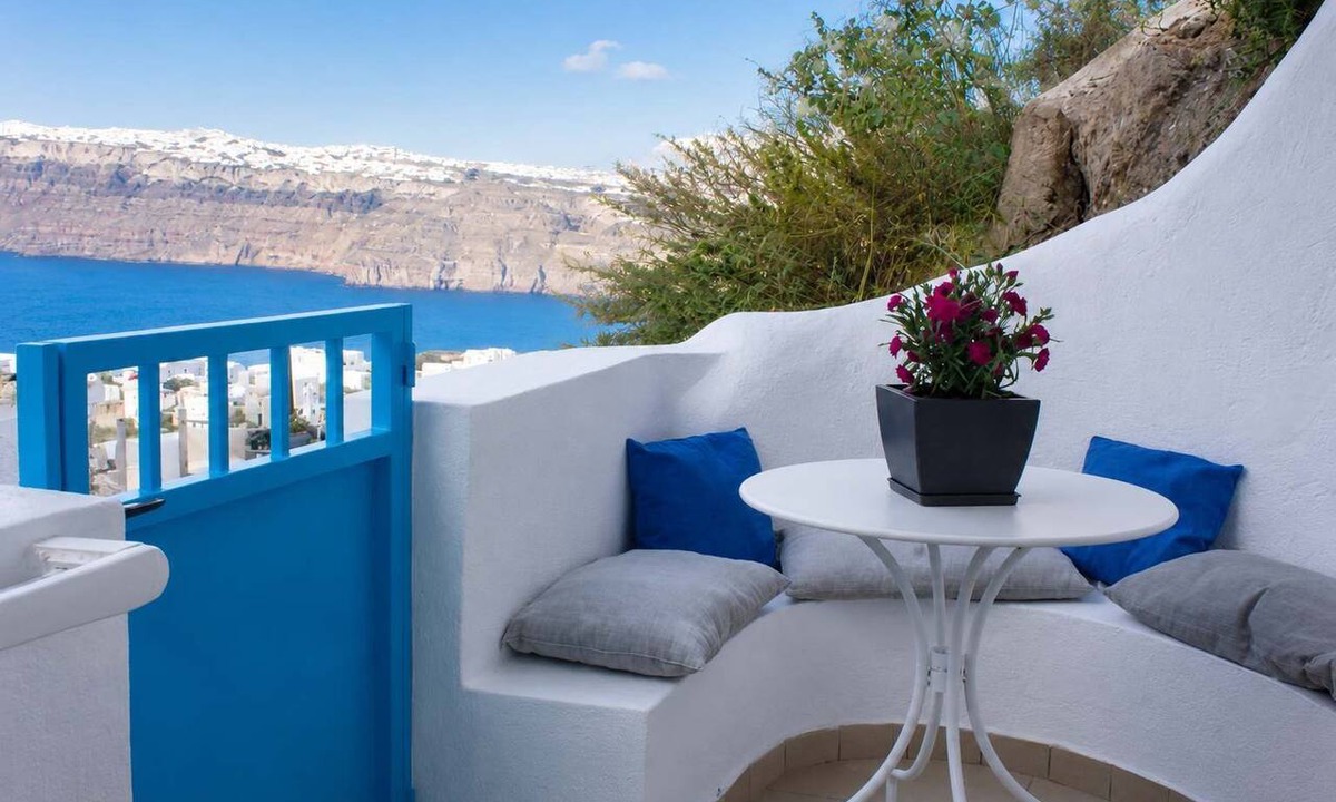 Akrotiri Apartment | Santo Cave, Santorini Suite with SeaViews