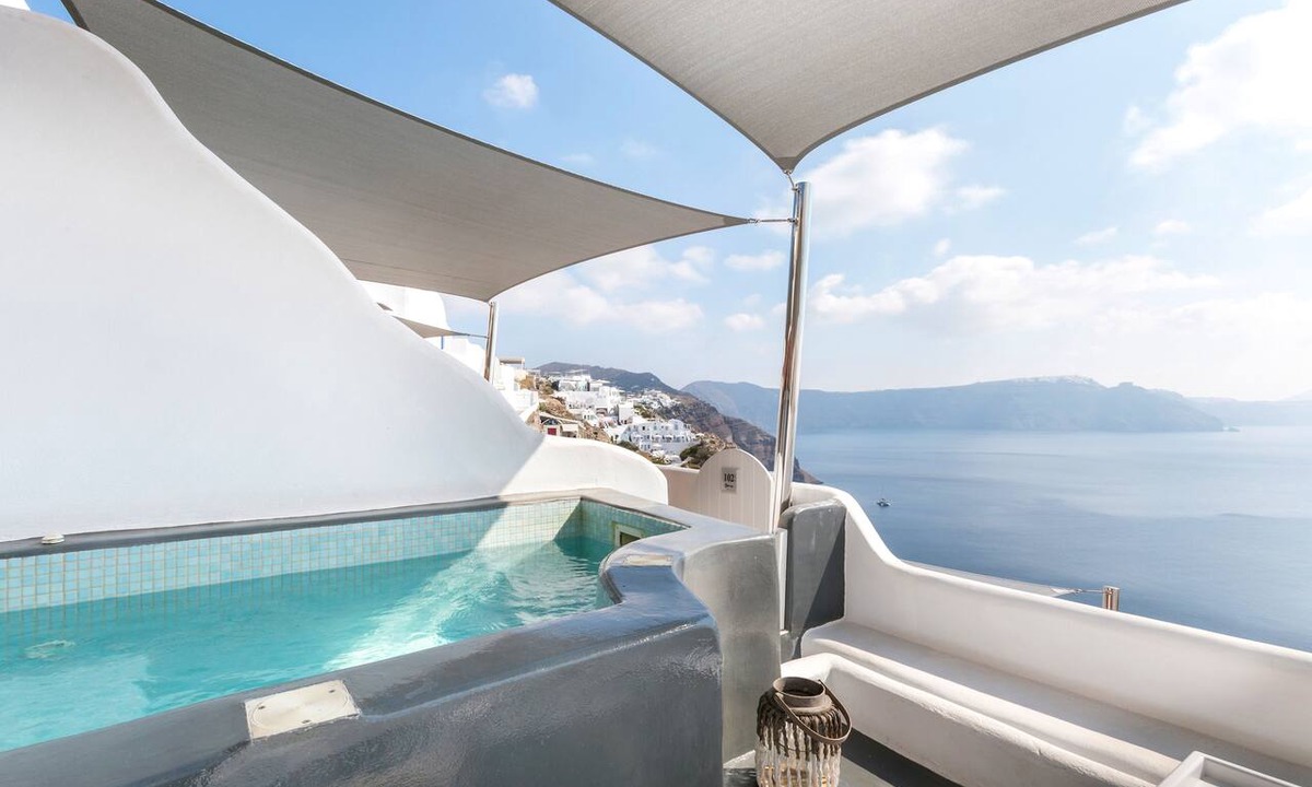 Oia Hotel | Secret Legend Suites