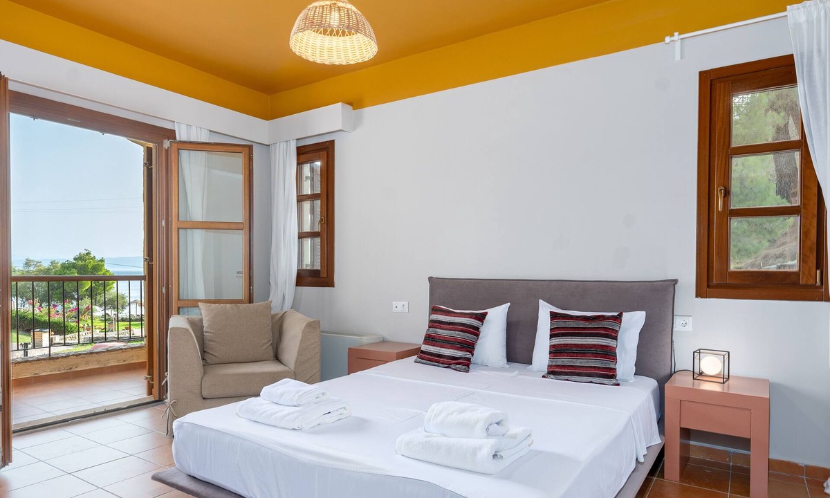 Limni Hotel | Selina Kaminos Evia