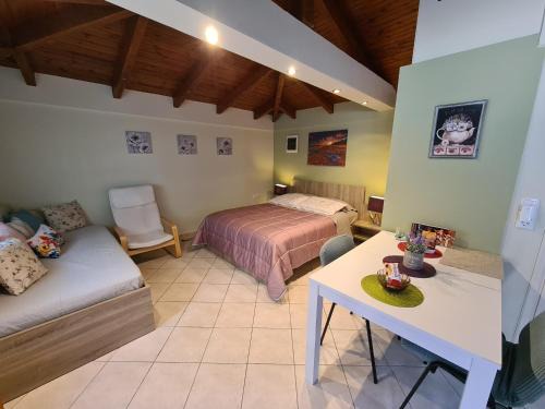 Spata-Artemida Apartment | Semelia & Maria's Guest House - Spacious Stay for 3