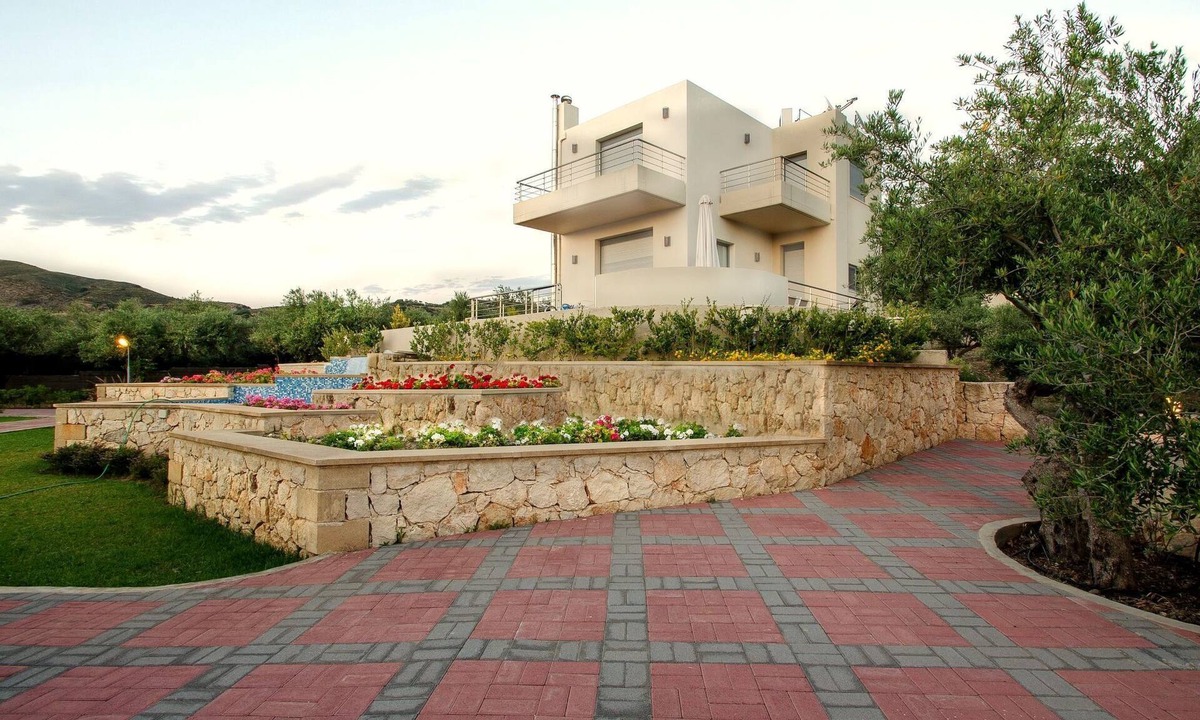 Nopigia House | "Sirocco" mit Blick auf das Wasser by Interhome
