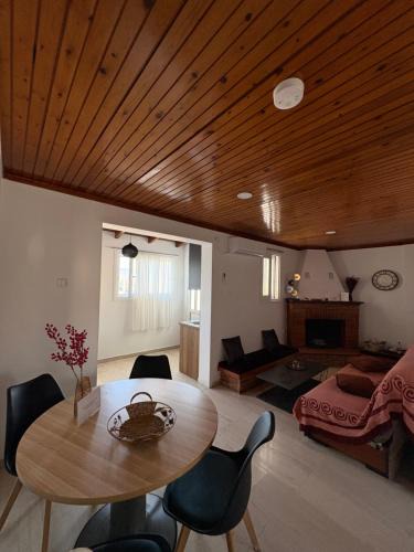 Korinthos Apartment | Sisyphys Kingdom