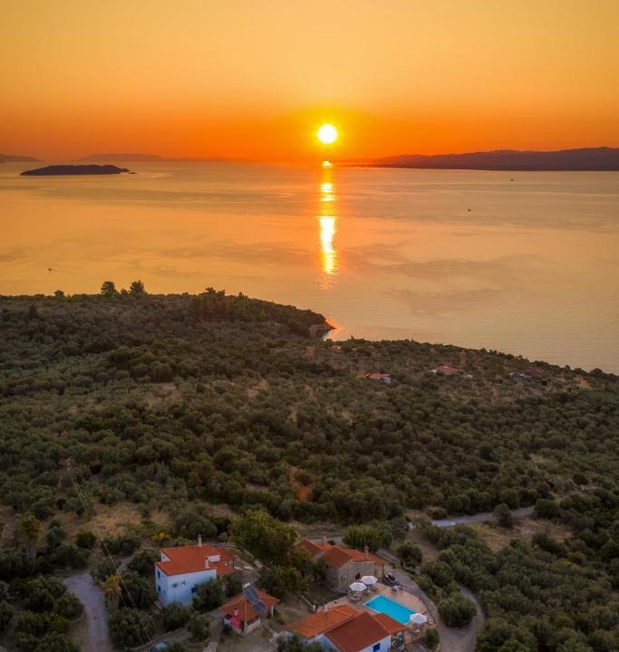 Imathia Region House | SIX INDEPENDENT HOUSES BY THE sea