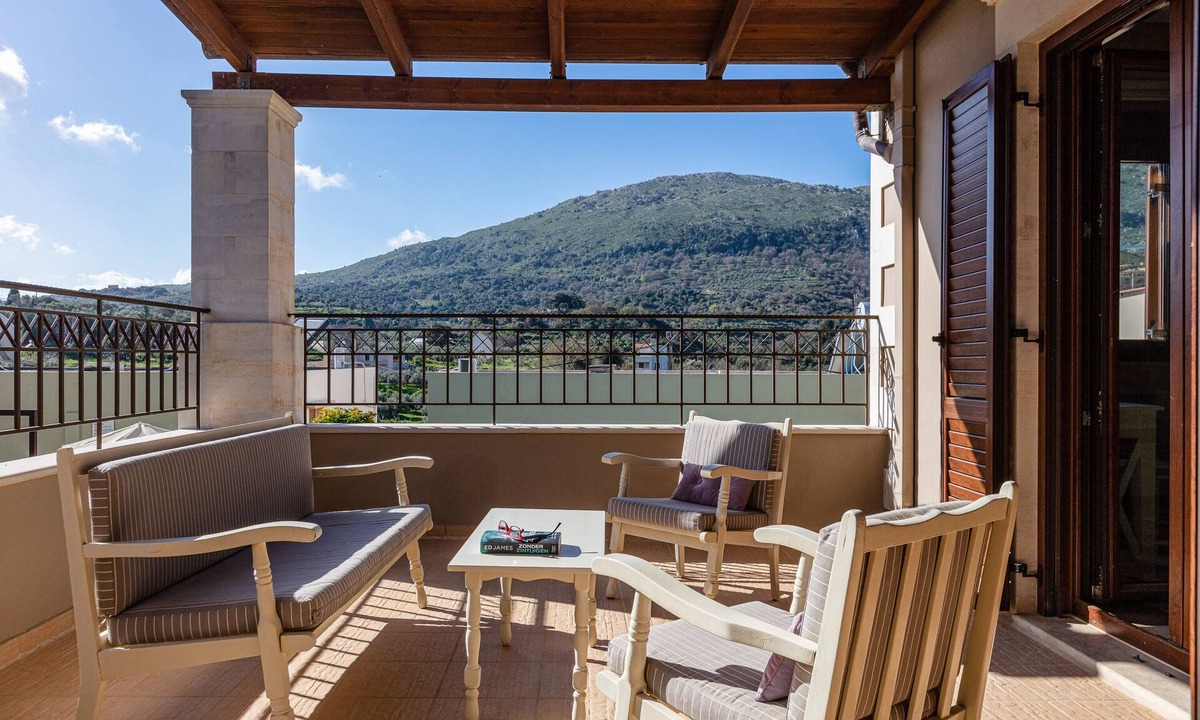 Chromonastiri Villa | Sokaki Villa II, Pool with Spa Whirlpool Facilities, Walking distance to Taverna