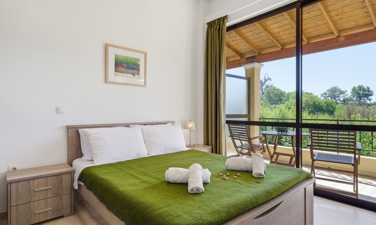 Melikia Apartment | Studio Apartment 'Alexandra Studio 11' with Private Balcony and Wi-Fi