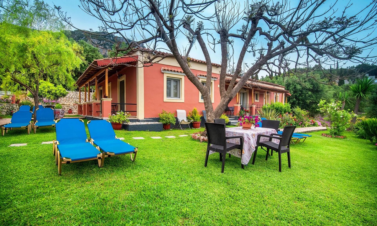 Paleokastritsa Apartment | Studio Apartment "Bozikis" with Wi-Fi, Garden und Balcony