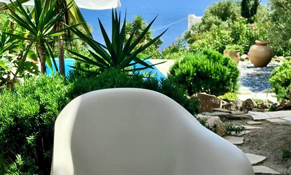 Viannos Apartment | Studio with magnificent sea view and gardens