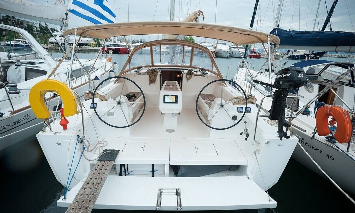 Nikita Boat Rental | Sun-Kissed Sailing: A Luxurious Beach Experience in Nikiti, Macedonia
