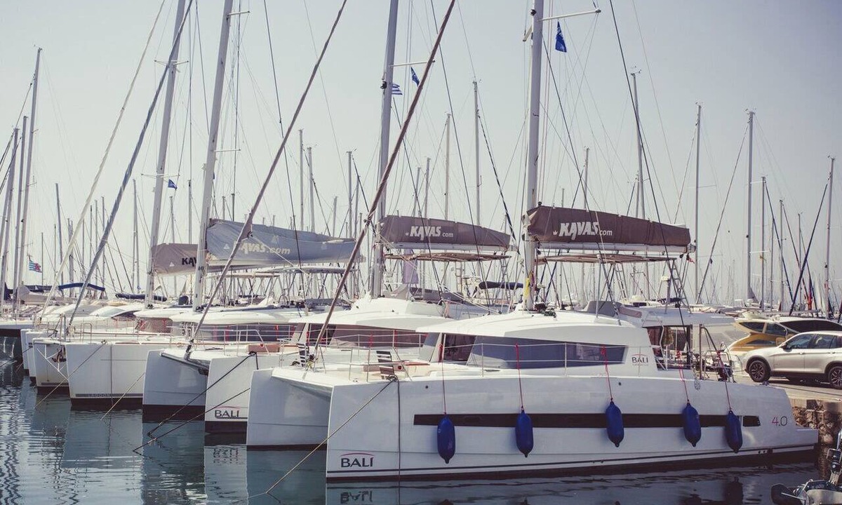 Keramoti Boat Rental | Sun-Kissed Sailing Adventure in Egeo Norte - Islas Griegas