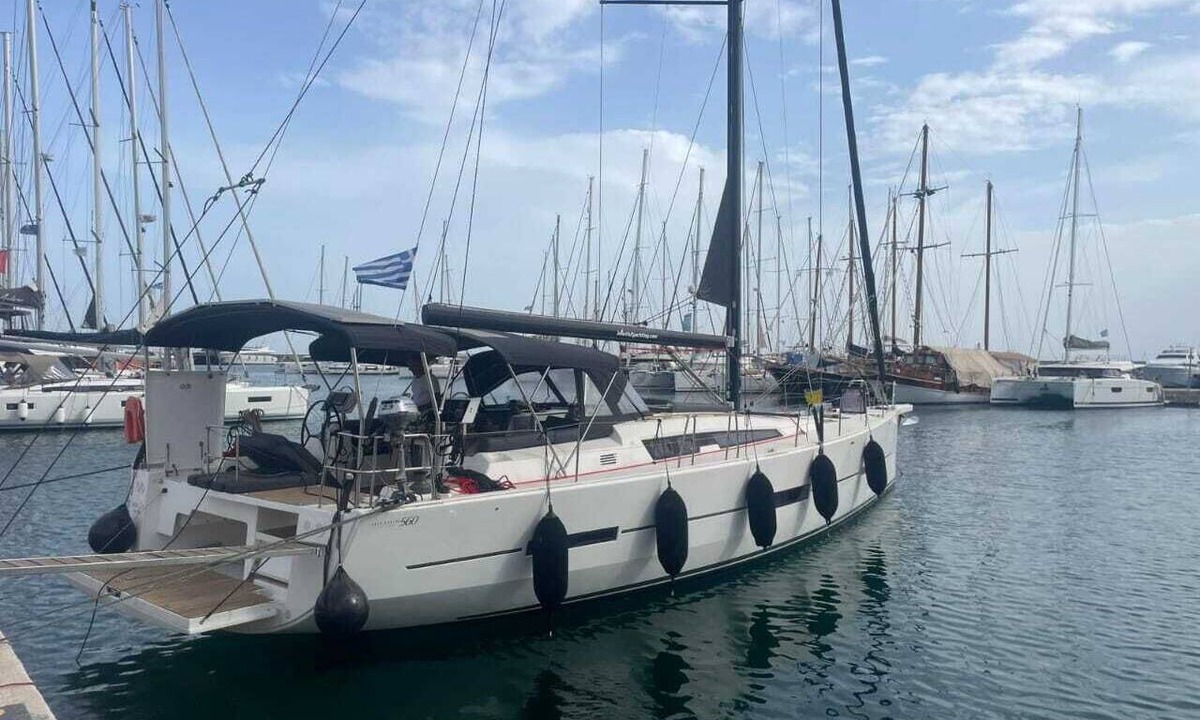 Tourlos Boat Rental | Sun-Kissed Sailing Adventure in Islas Cícladas, Mykonos