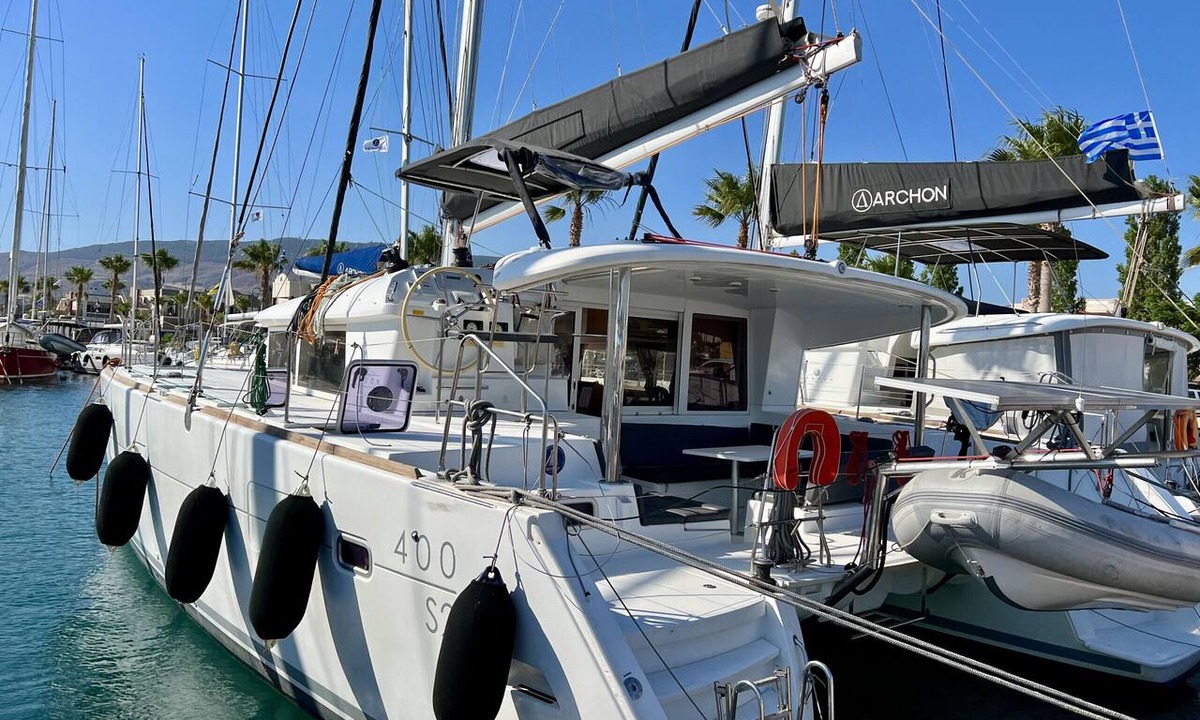 Tourlos Boat Rental | Sun-Kissed Sailing Adventure in Islas Cícladas, Mykonos