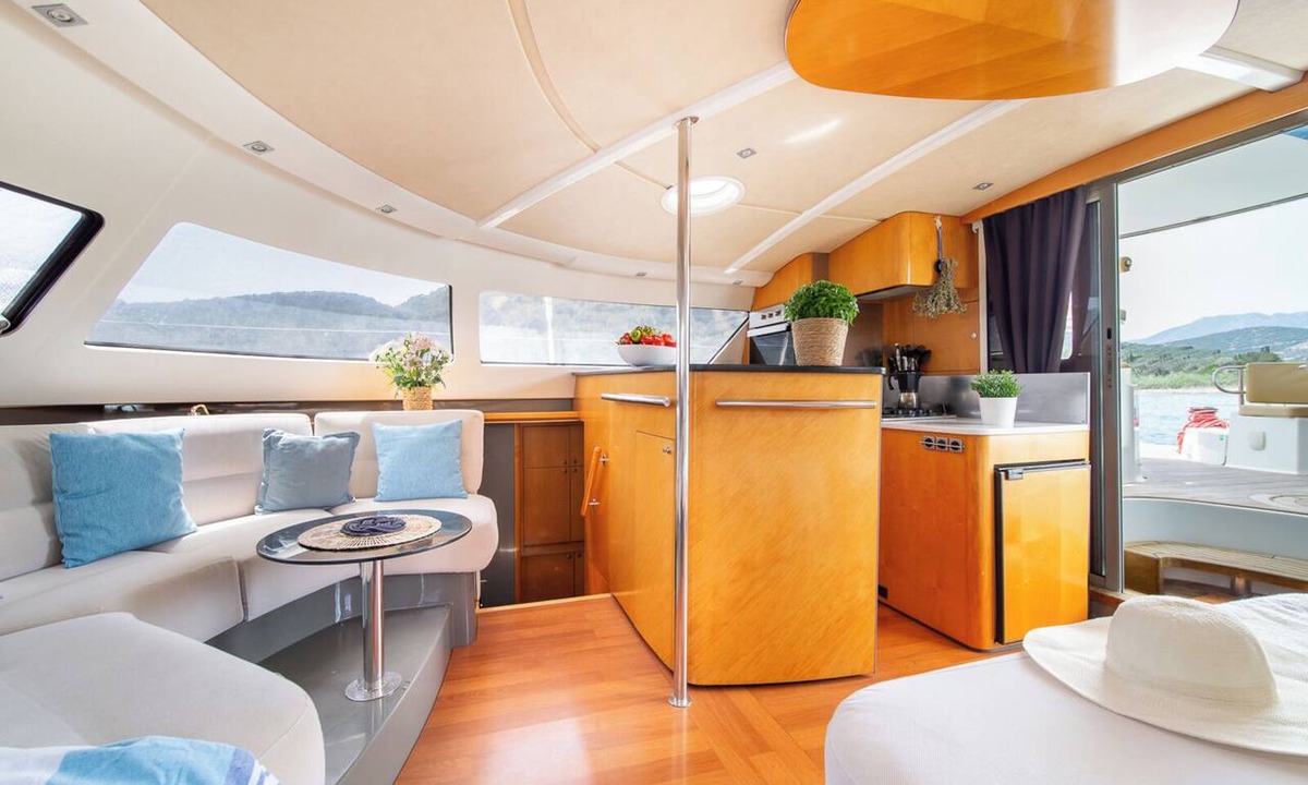 Aegina Boat Rental | Sun-Kissed Sailing Adventure in Islas Sarónicas