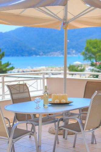 Chrisi Ammoudia Apartment | Sunny by the Beach
