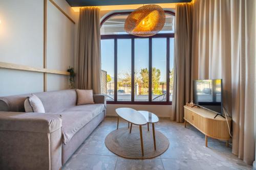Nees Pagases House | Sunny Nest with a sea view by Salt Apartments