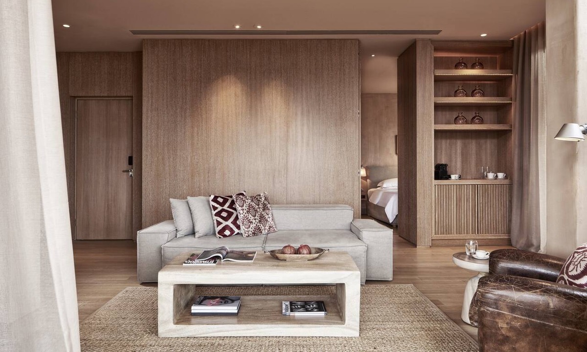 Vouliagmeni Hotel | The Margi