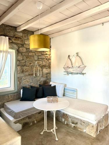 Kalafatis House | The Rock House