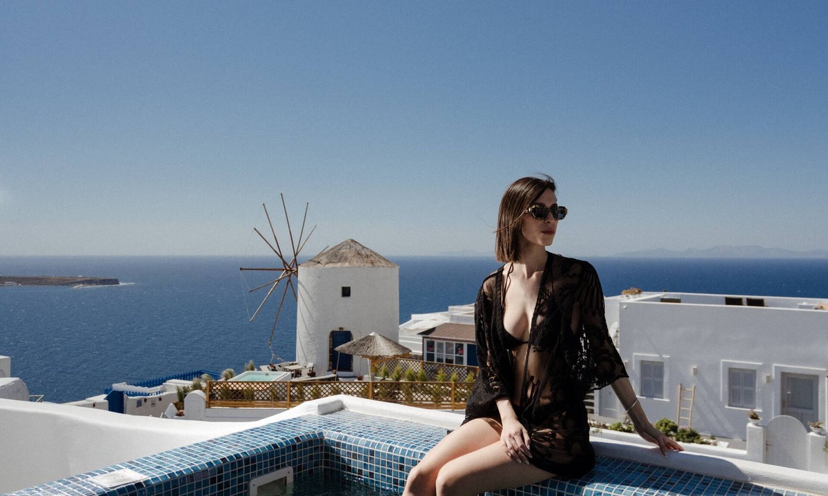 Oia Villa | The Sunset WindMill - 3 bedroom, 3 bathroom villa with outdoor jetted tub!