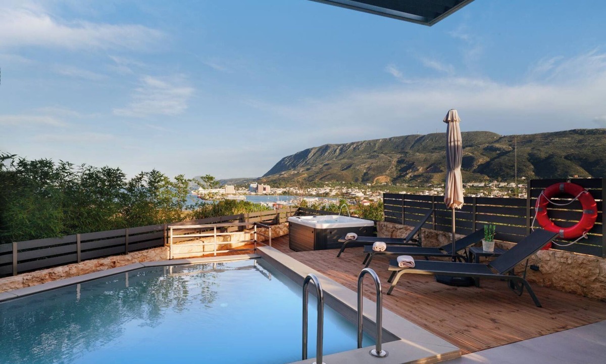 Souda Villa | Thearia Villa I – seaview, private heated pool & jacuzzi