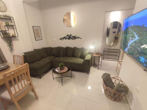 Agia Varvara Apartment | Theonisxenia Luxury Apt at Metro M3