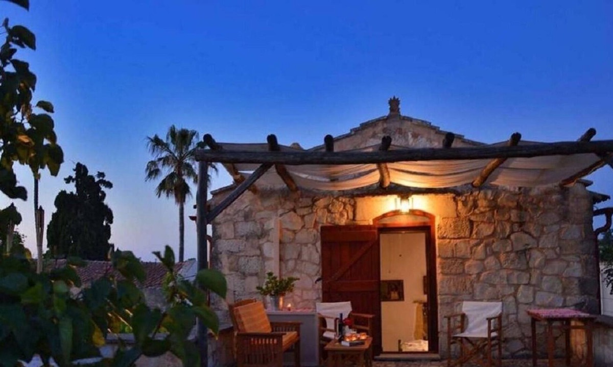 Vamos House | Traditional Stone House In Vamos