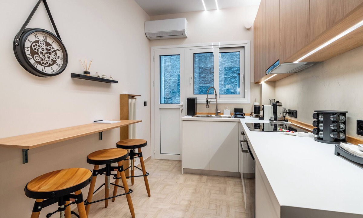 Pangrati Apartment | Tranquil 2-bedroom APEX apartment with AC in lovely Athina