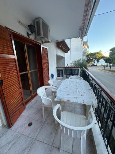 Metamorfosi Apartment | Tsatsalmas Rooms with Sea View