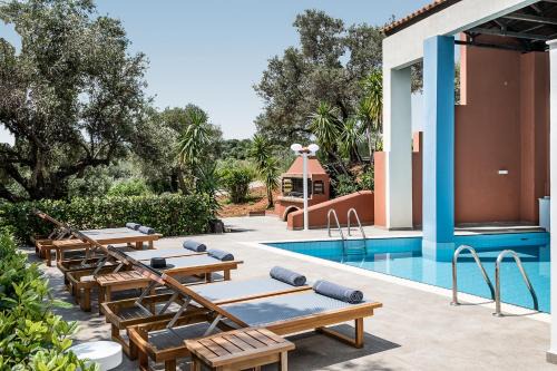 Vamvakopoulo Villa | Vilia House on the Hill - Luxury Villa with Heated Pool near Chania