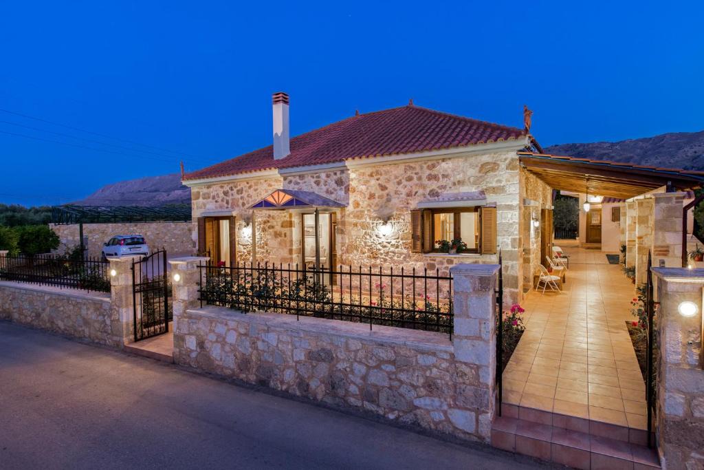 Nerokouros House | Villa Anerocurù by Chania city