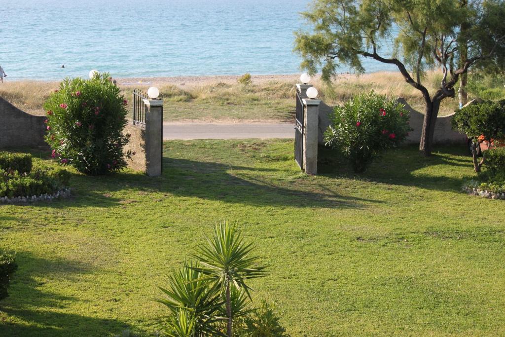 Almiros Beach Apartment | Villa Angela, seafront apartments, Almiros beach