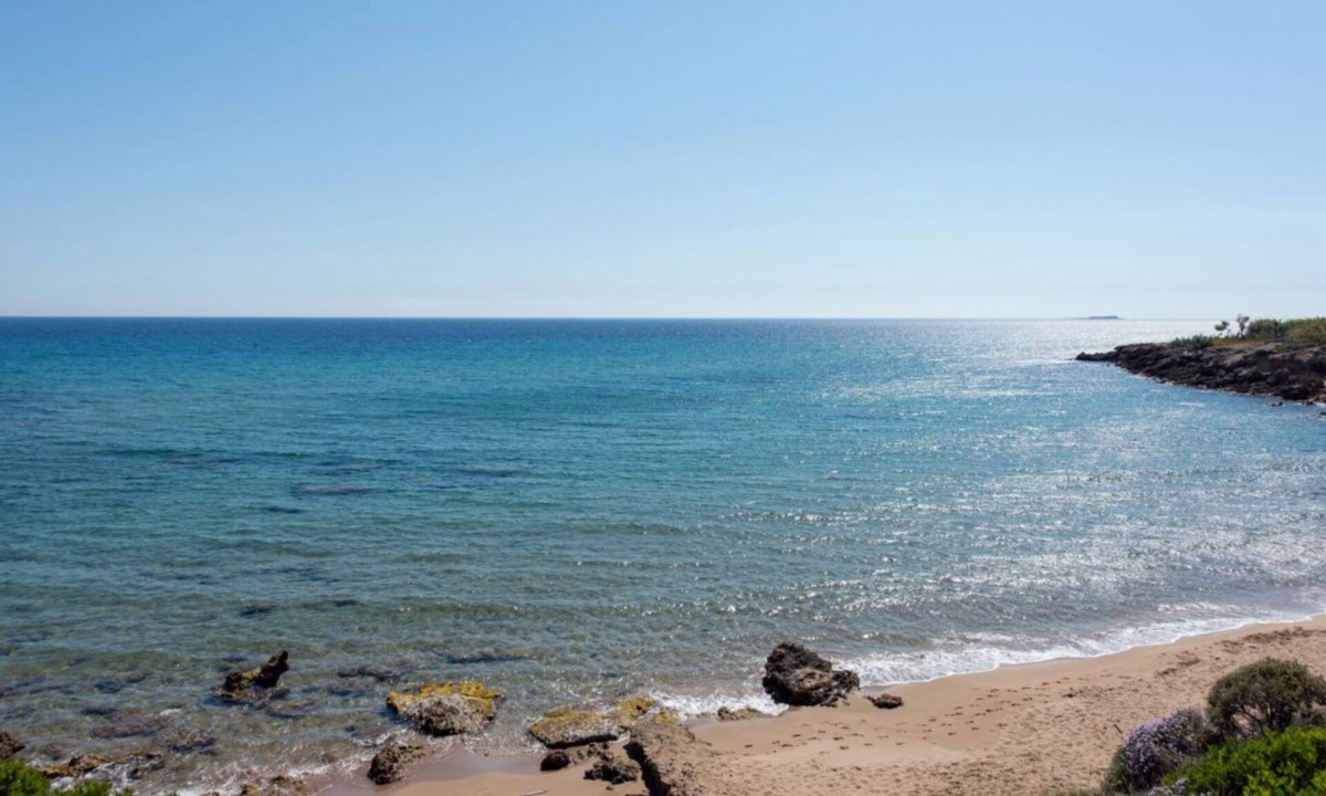 Ag. Georgios Villa | Villa Angelina offers a picturesque scenery.