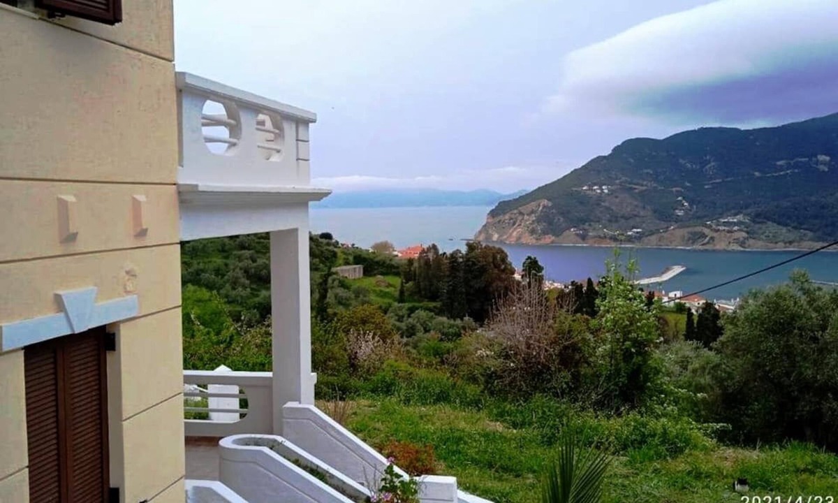 Skopelos Town Villa | Villa Aspalathus Gold: Beautiful Skopelitian Villa, 7 min from the town.