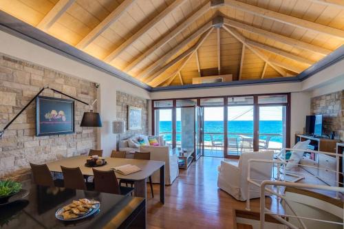 Halepa Villa | Villa Athina in front of the sea