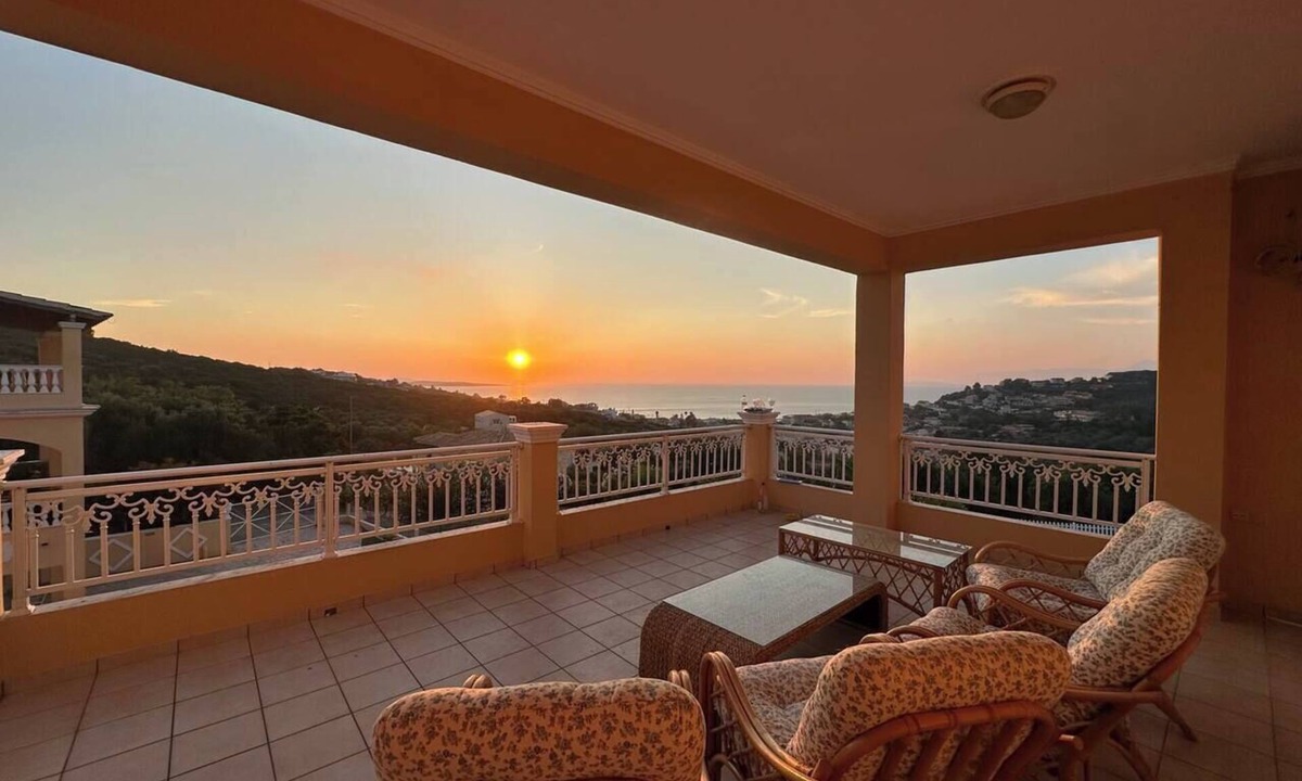Arillas Villa | Villa Avra Arillas : Vue sur mer et coucher de soleil avec très grande piscine
