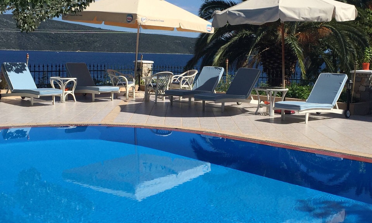 Nimfea Villa | Villa 'Beach Alonissos For 6 People' with Shared Pool, Wi-Fi and Air Conditioning