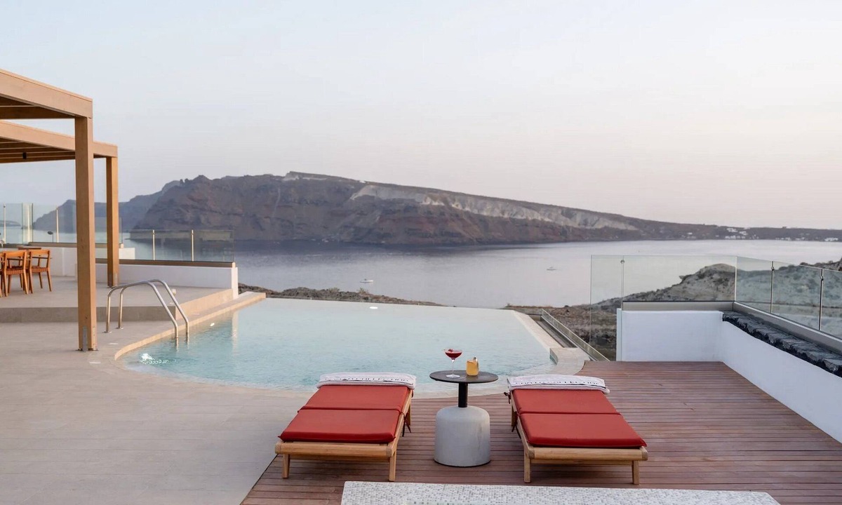 Oia Villa | Villa Damaris, Divine Sunset & Sea Views, Private Pool, Furnished Terrace, Oia