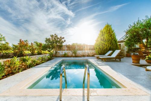 Sternes Villa | VILLA ELAIONAS