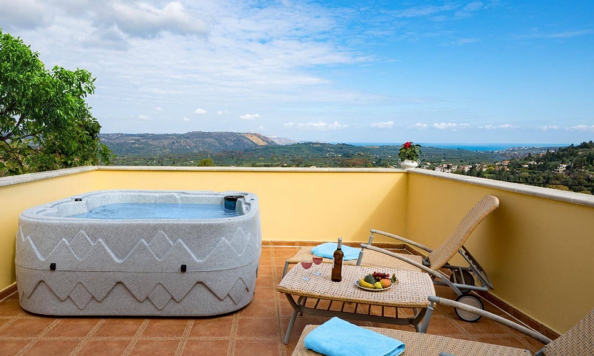 Maheri House | "Villa Erontas" with view of the water