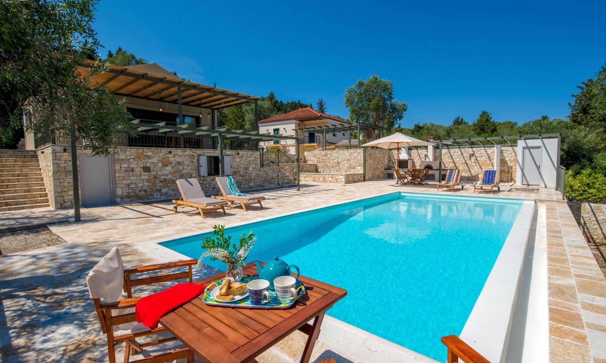 Koutsi Villa | Villa Gionis in Paxi