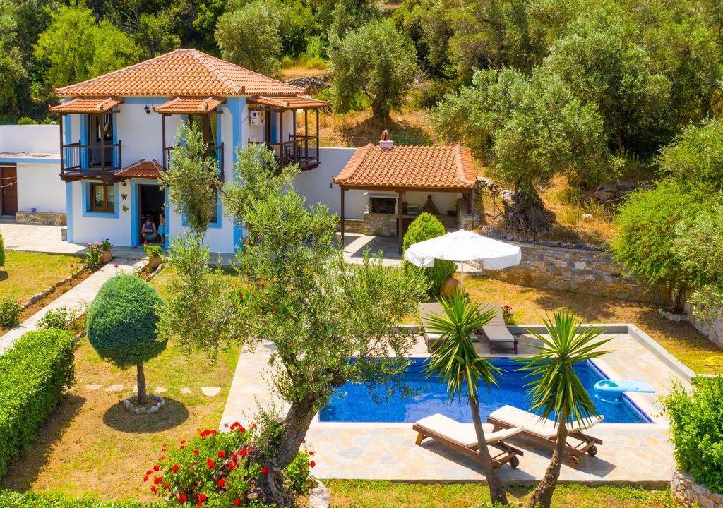 Skopelos Town Villa | Villa Glysteri: Large Private Pool, Walk to Beach, A/C