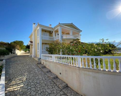 Kaligata Villa | Villa Kourkoumelata in Kefalonia