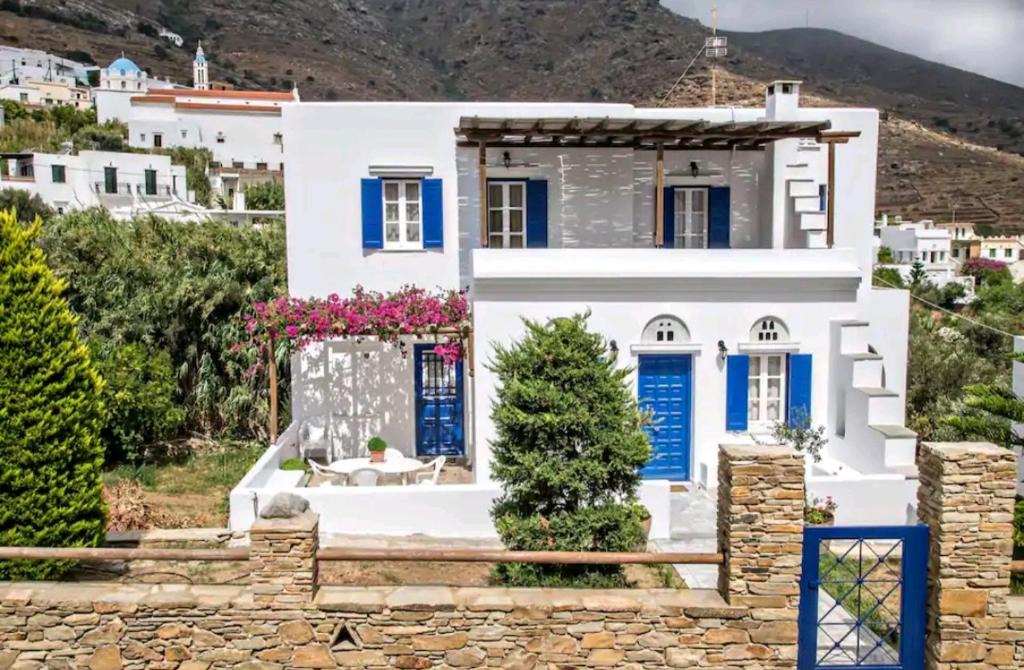Exomvourgo Apartment | Villa Mary