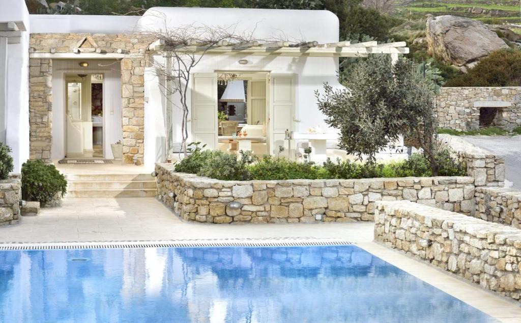 Ornos Villa | Villa Mon Rêve with Private Jacuzzi "5-minute walk - Ornos beach"