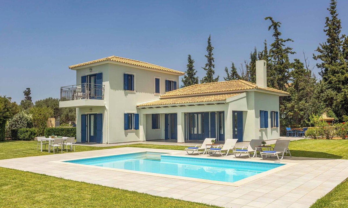 Svoronata Villa | Villa Nissaki - Two Bedroom Villa, Sleeps 4